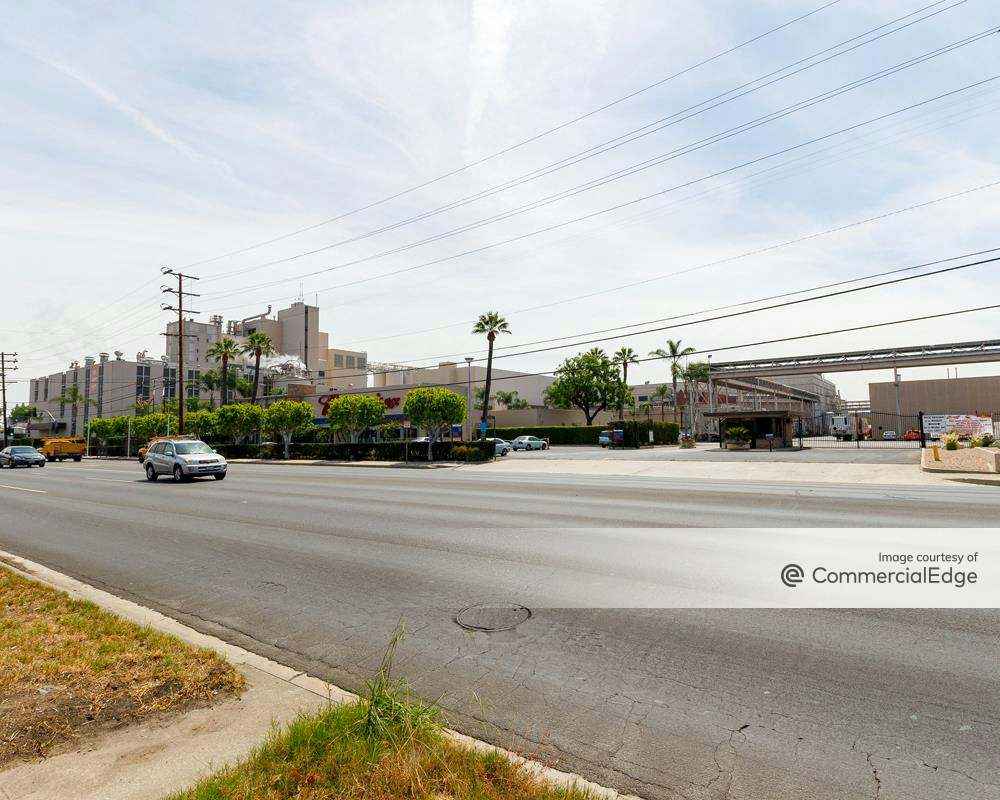 15800 Roscoe Blvd, Van Nuys, CA Industrial Space